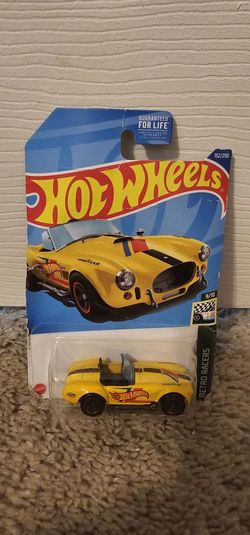 HOT WHEELS SHELBY COBRA 427 S/C YELLOW 