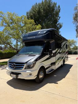 2017 Wayfarer by Tiffan 24ft