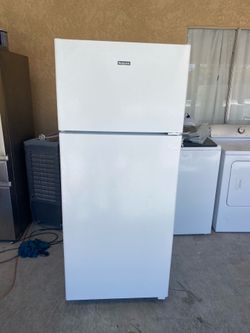 Refrigerator brand Hotpoint 28x66 inches 60 days of warranty free delivery and installation