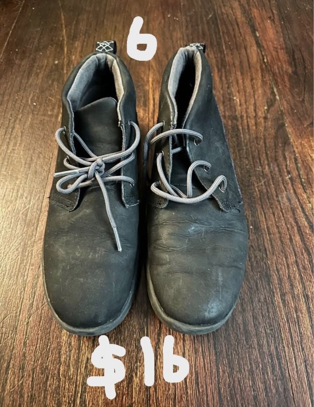 Boys Ugg Shoes Size 6