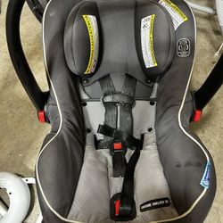Graco Infant Car seat