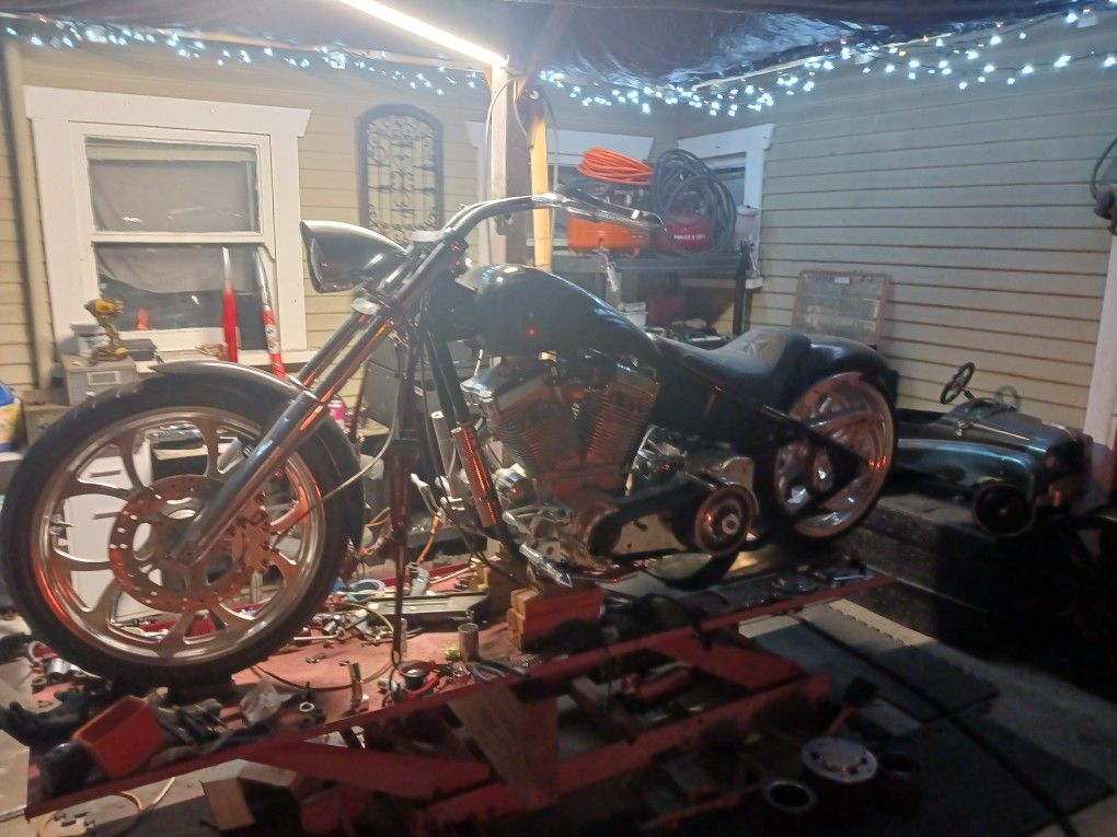 Big Dog Pitbull Custom Chopper