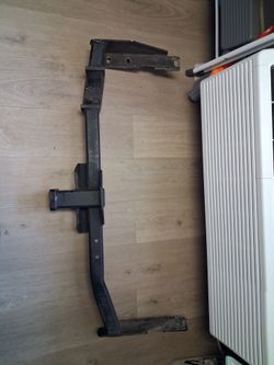 Towing hitch including bolts off of 2000 lexus rx300(may fit other vehicles)