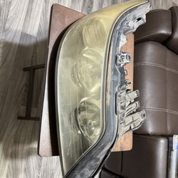 05-11 Lincoln Town-car Right Side Headlight Assembly 