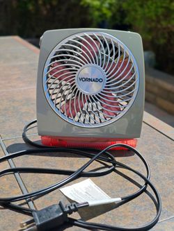Vornado Retro Personal Desk Fan – Gray & Pink
