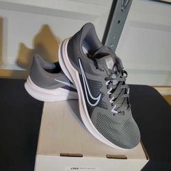Nike Women's Shoes 9.5