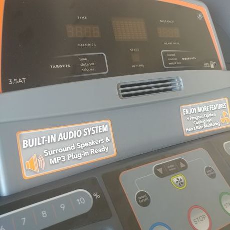 Afg sport 2.5 hp quiet motor treadmill excellent condition