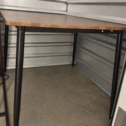 Mainstay Dining Table W/ 4 Chairs 