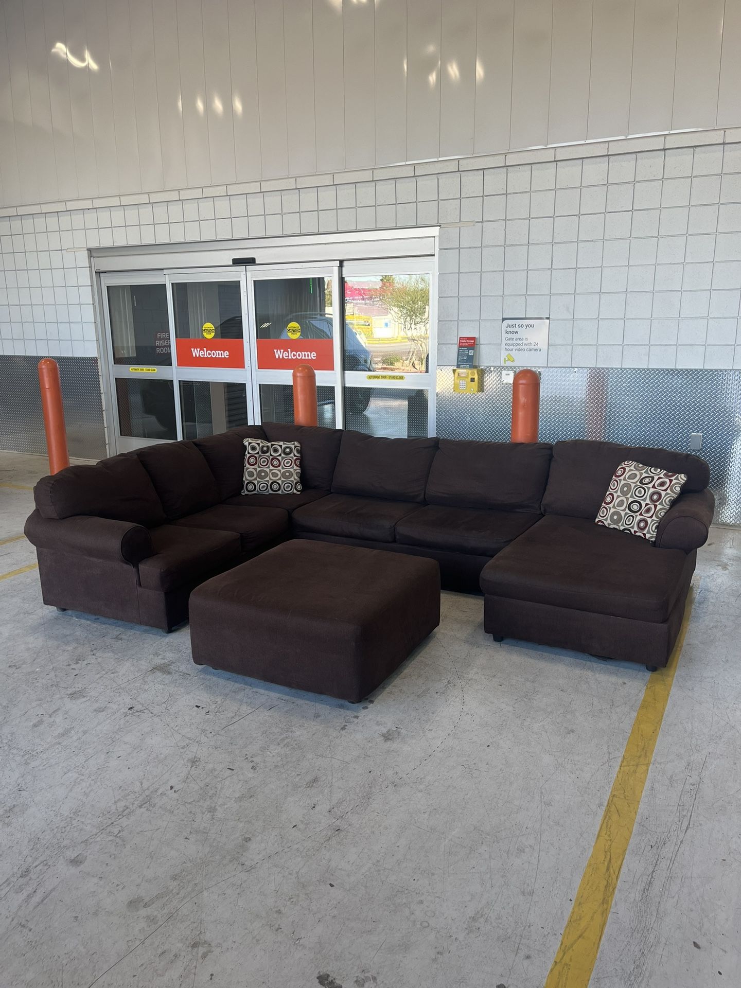 Brown Sectional W Ottoman