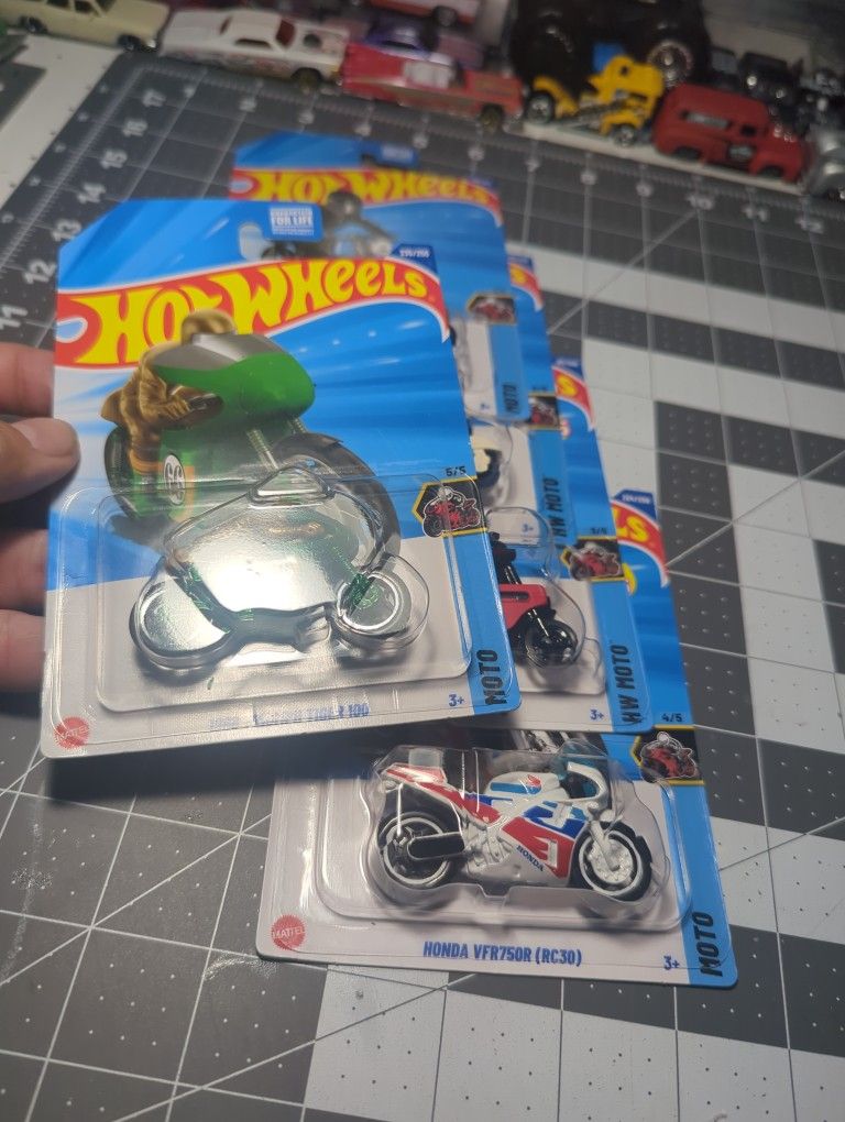 Hot Wheels Complete Set "MOTO" Plus T Hunt 