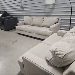 Beige 🔥 2 PC Couch And Loveseat 🛋 (Delivery Available) 🚛 
