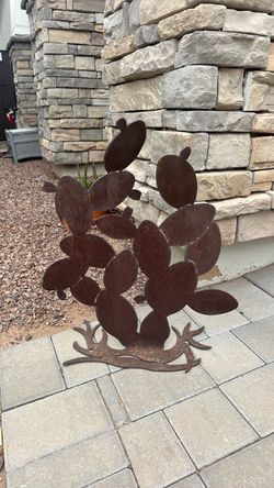 Rustic Metal Prickly Pear Cactus Sculpture