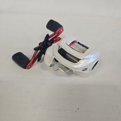 Abu Garcia MLFLP Right Hand Baitcasting Reel 6.4:1  5 Bearings 815897-1 