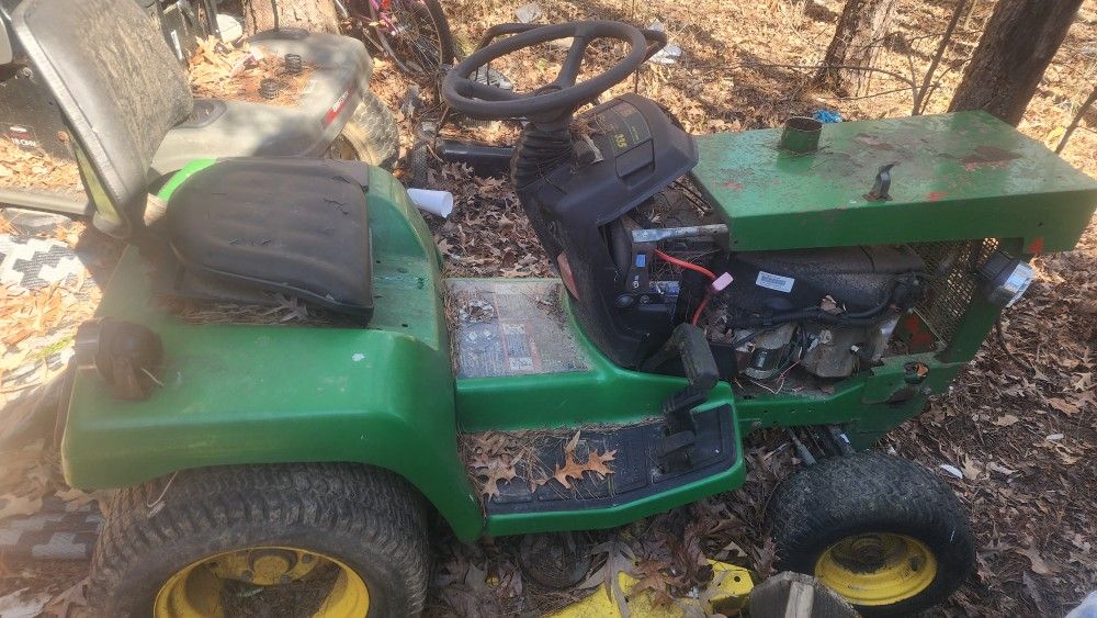 John Deere 335 Tractor 20hp Vtwin