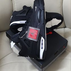 Jordan 4 Retro 