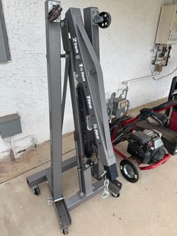 Pittsburgh 2 ton engine hoist