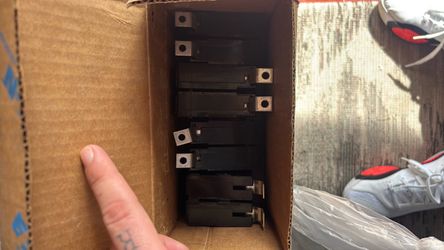 15 volts circut breaker box are sealed