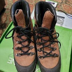 Danner Combat Hiking Boot Size 9