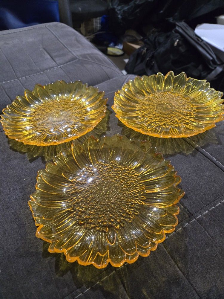 3 Sunflower Dessert Plates