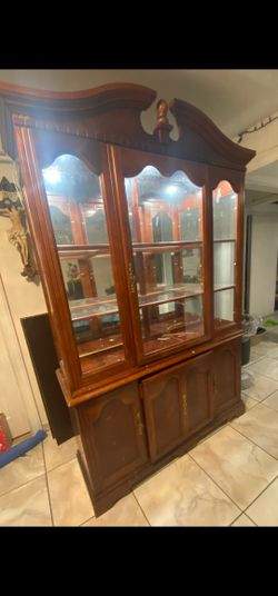 Chinera Con Luz / Cabinet wiht Light