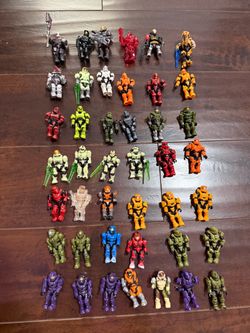 HALO FIGURINE LOT