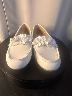 London Fog Women’s White Floral Loafers Flats Size 7.5 New