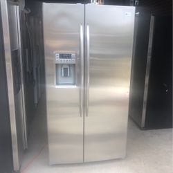 Refrigeradora en buenas condiciones General Electric