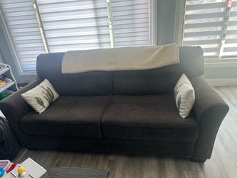 Couch set