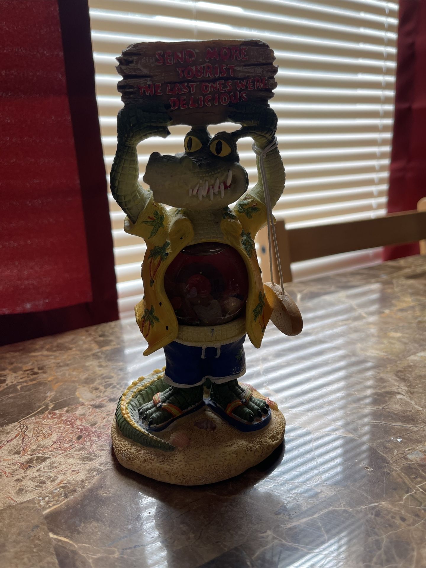Alligator Florida Souvenir Resin Statue Figure Snow globe Stomach