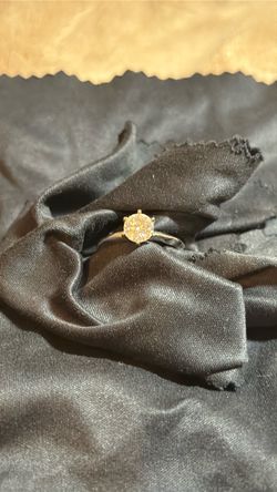 Houston Diamond District 1 Carat Diamond Ring size: 7.5