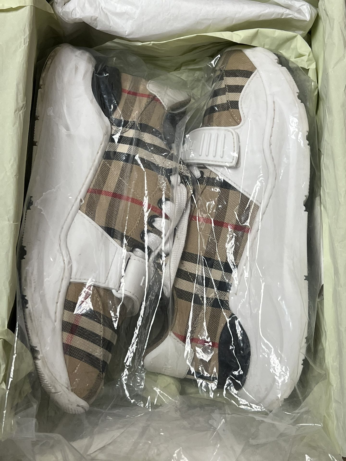 Burberry Sneakers & Burberry T-Shirt