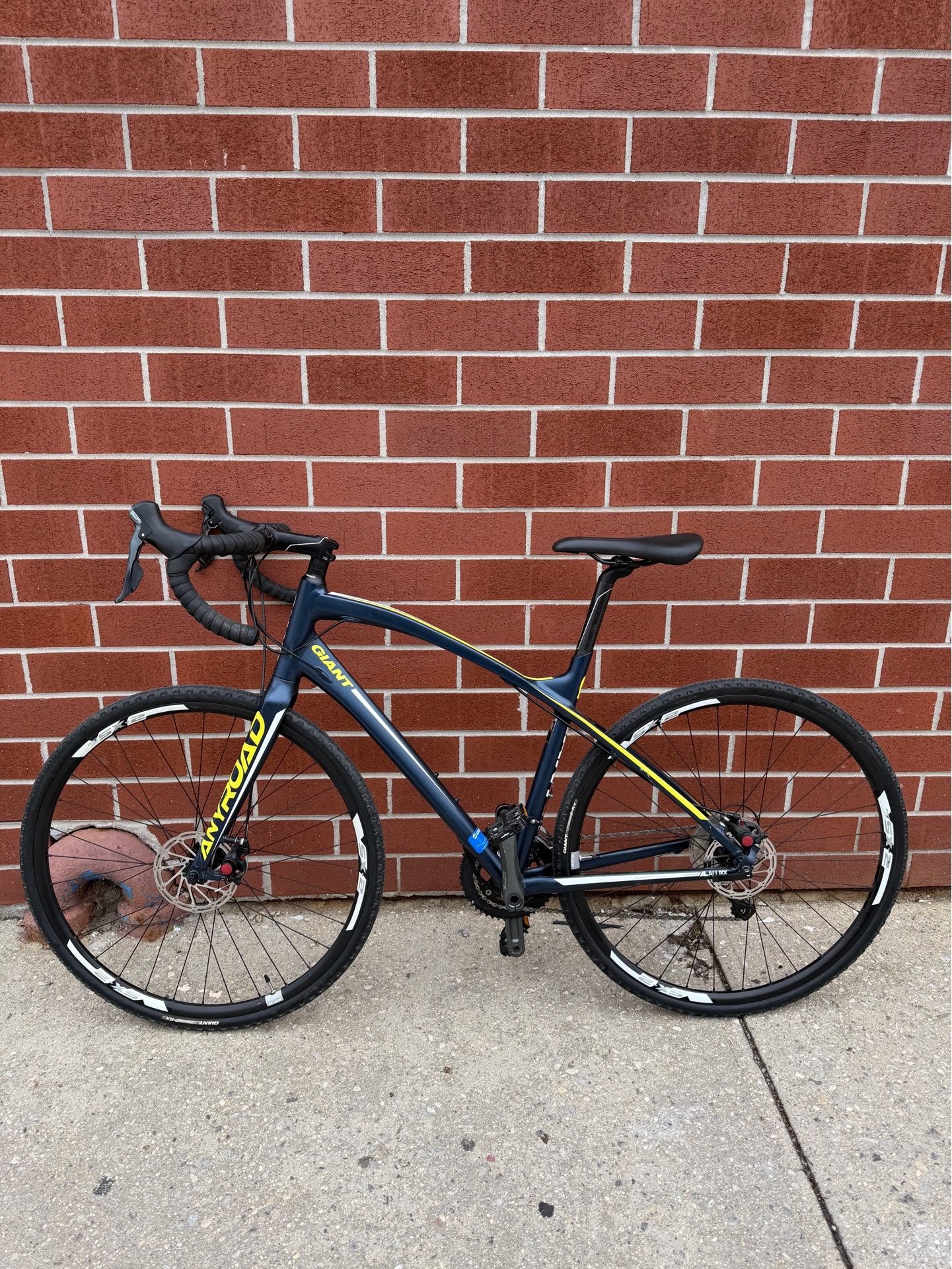 Giant AnyRoad 1 – Medium Size