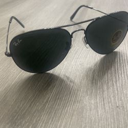 Rayban Sunglasses (Aviator)