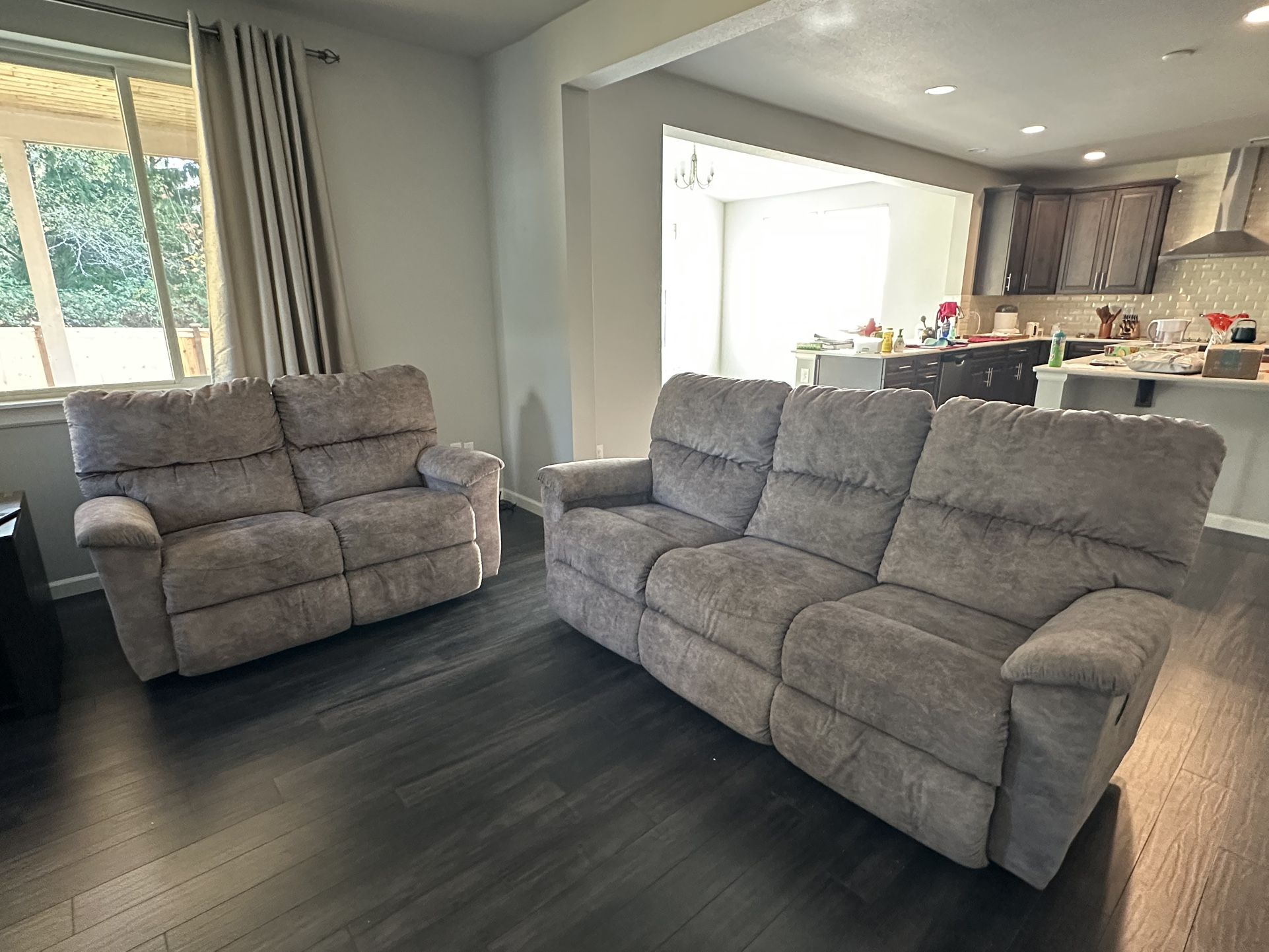 La-Z-Boy Mechanical 3 Sitter and 2 Sitter Sofa Set