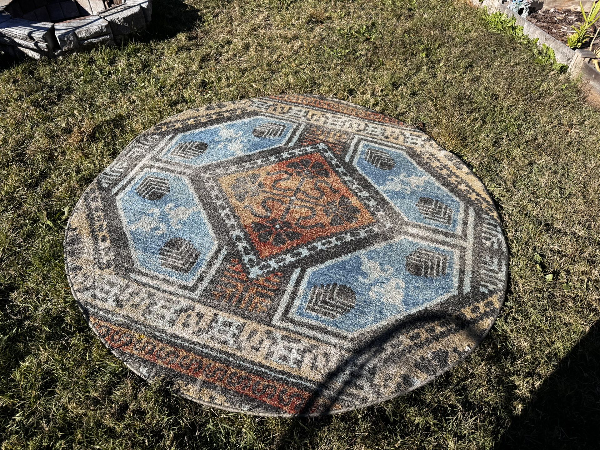 BLUE / RUST 6´ X 6´ Round Area Rug excellent condition serious by only please smoke free bed free home pay over 279 before the tax in rooms to go . S,All Products : American Fashion Style Bags On Sale