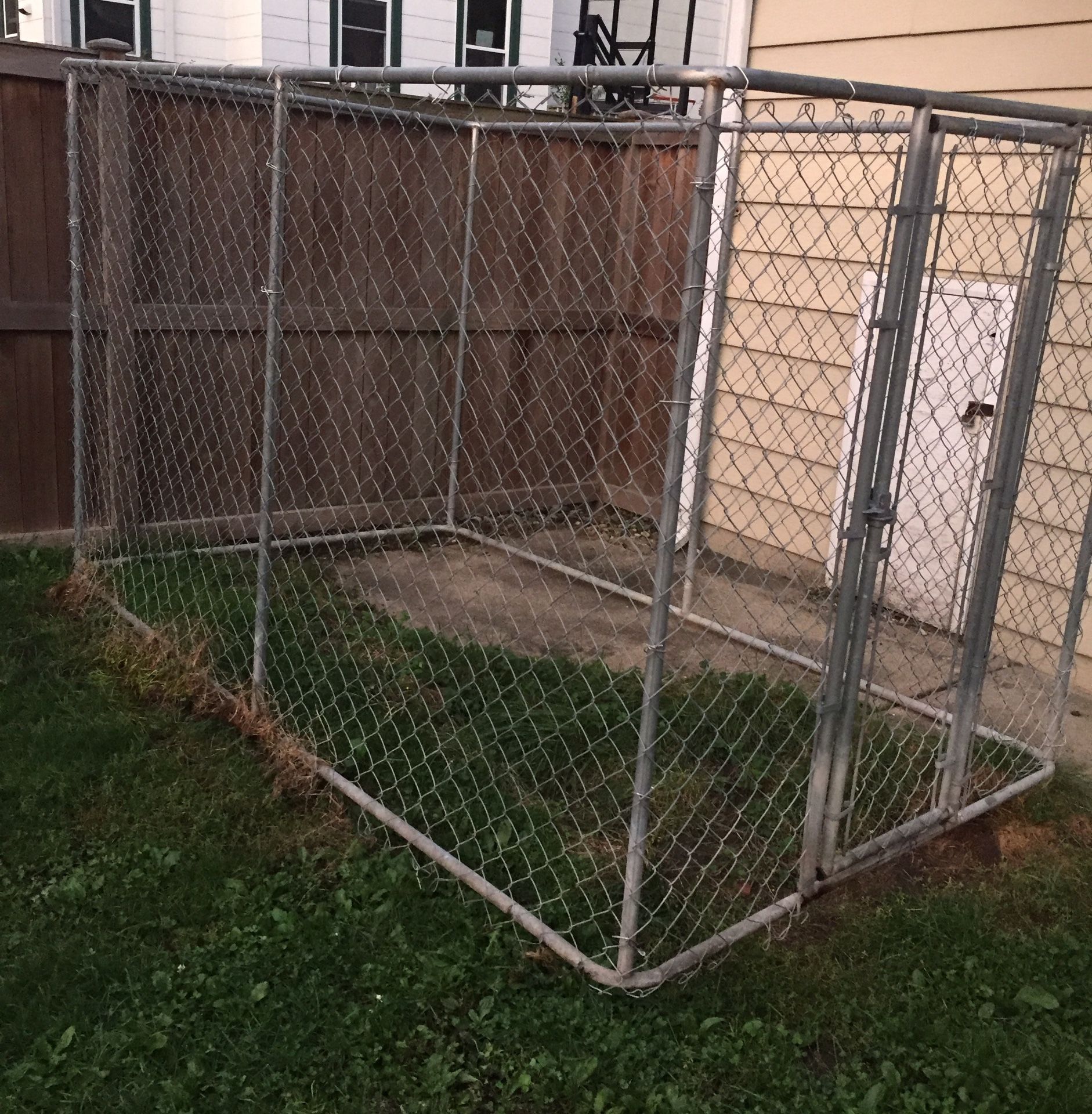 10x6x6’ tall outdoor kennel dog house for Sale in Forest Park, IL OfferUp