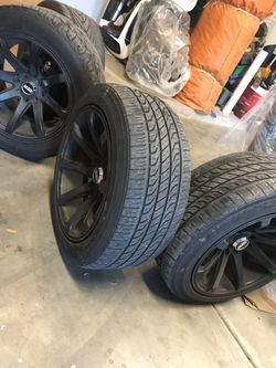 STR JDM universal rims 16”, comes with lock nuts, comes with the tires. 18 offset👌🏽