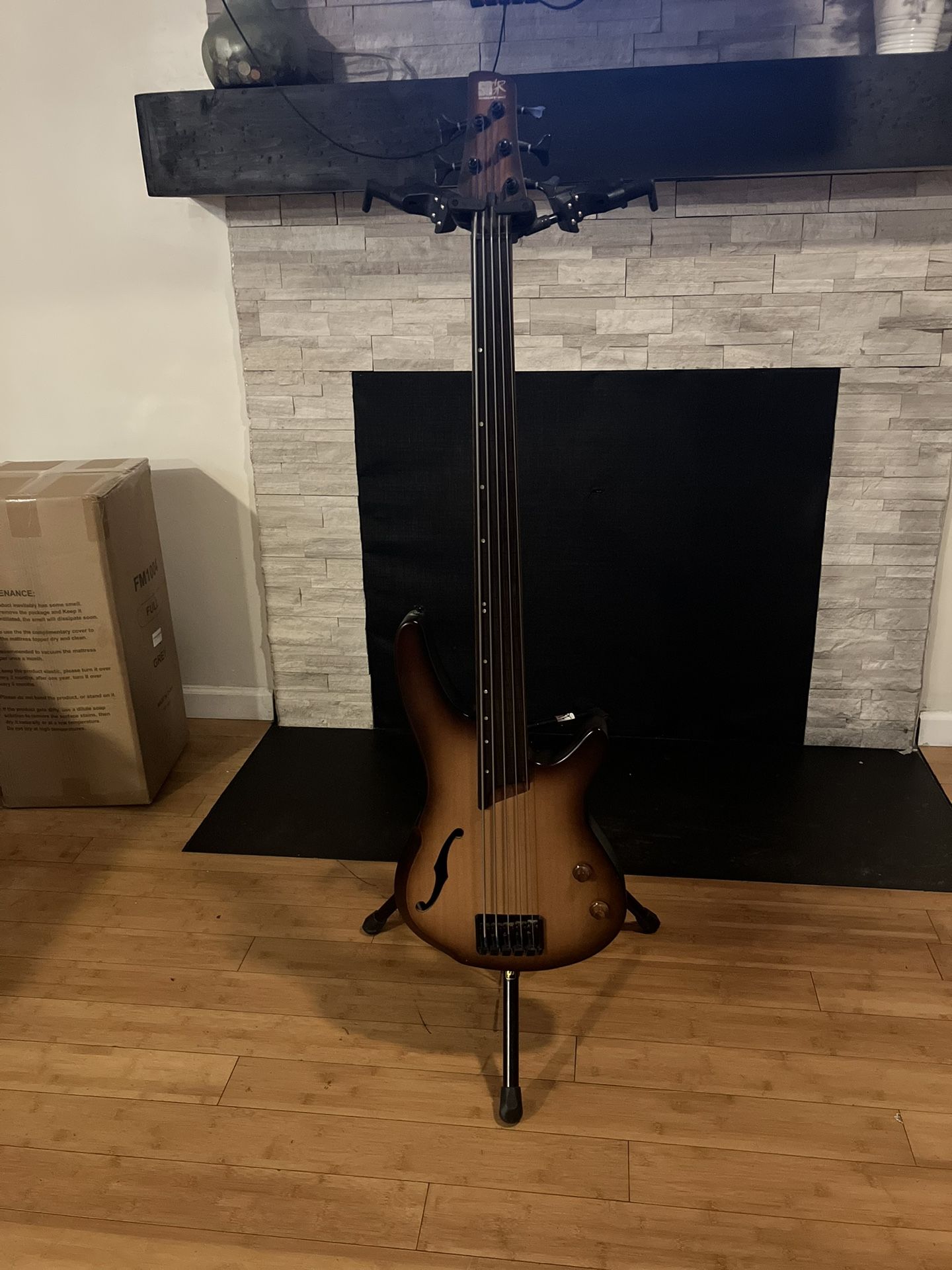 Fretless Bass SRH505 F Great Sound