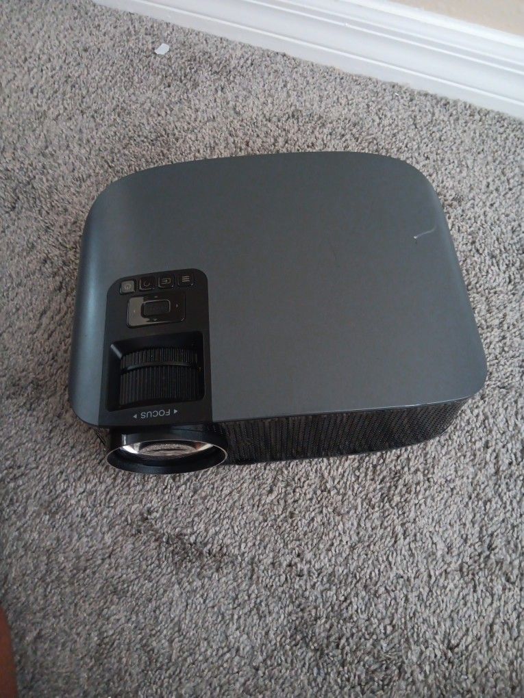 LED PROJECTOR