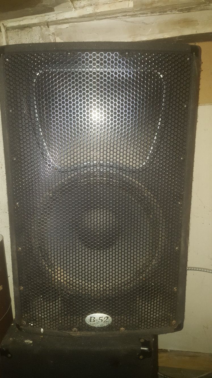 B-52 SL-15 speakers 2 of them