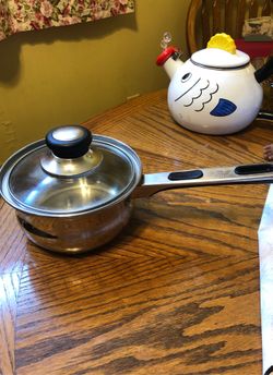 Small Oneida saucepan pot with glass lid