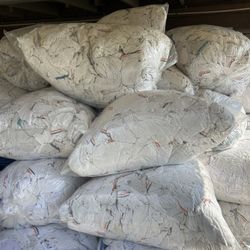 Tengo 11 bolsas de Toalla blanca para mecánico por $200 o 25 cada bolsa