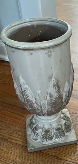 Ceramic Urn Vase with Leaf Detail