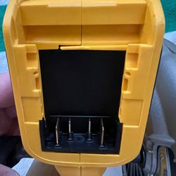 20 - Volt MAX XR Cordless Brushless 7 1/4 In. Circular Saw