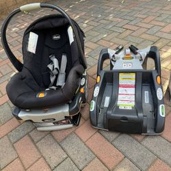 BABY CAR SEAT (CHICCO )