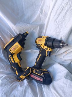 DEWALT  CON BATERÍA