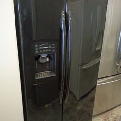 GE Refrigerator 
