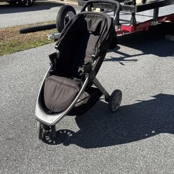 B-LIVELY BRITAX STROLLER 
