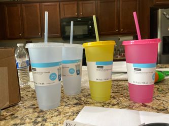 Color changing cups