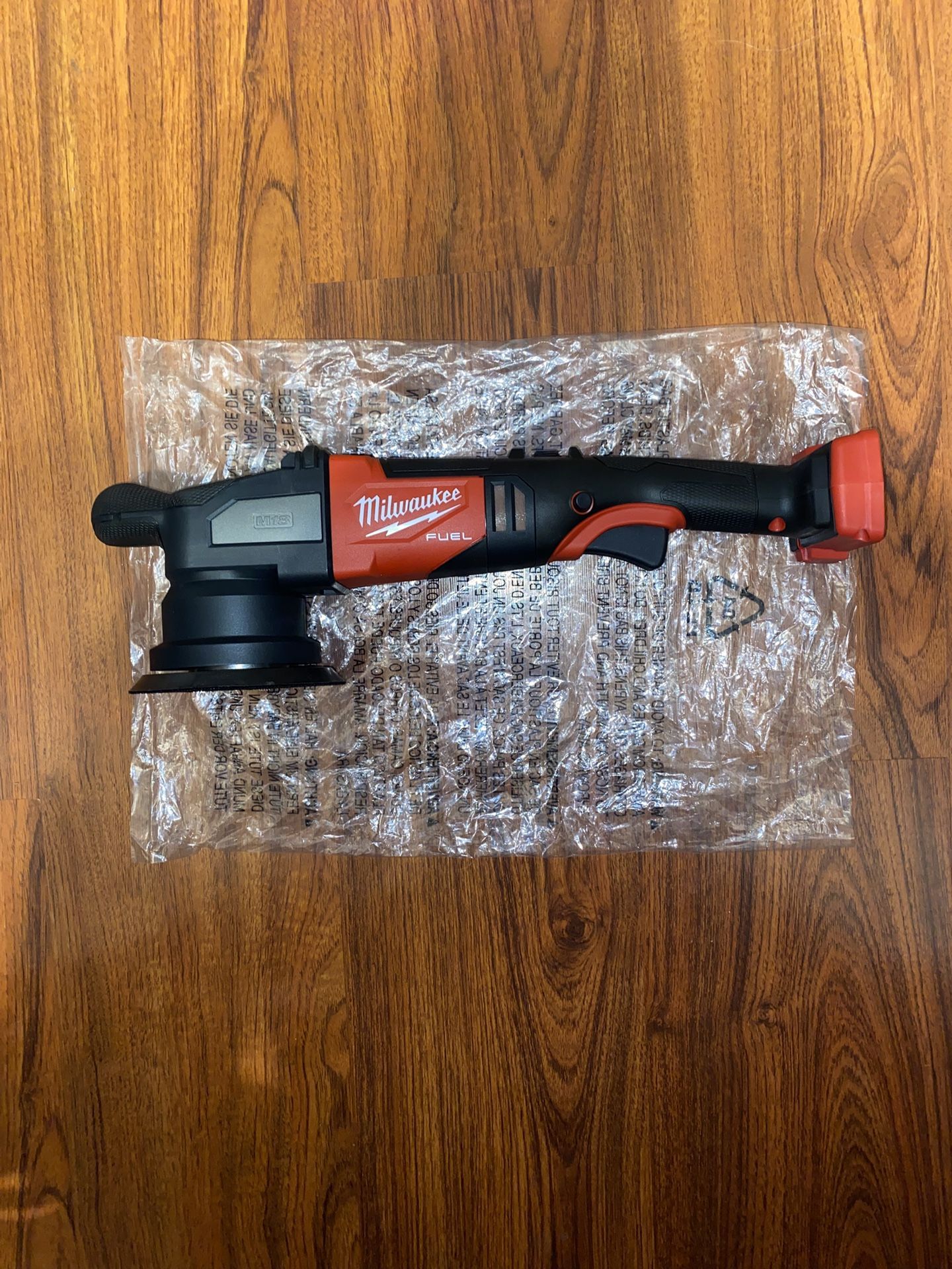 New Milwaukee M18 Fuel 15mm 5”. 8 - Speed Random Orbital Polisher 2684-20 (Tool Only)